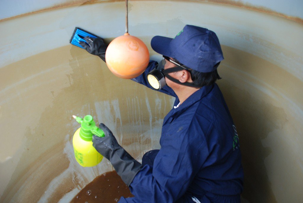 Water Tank Cleaning